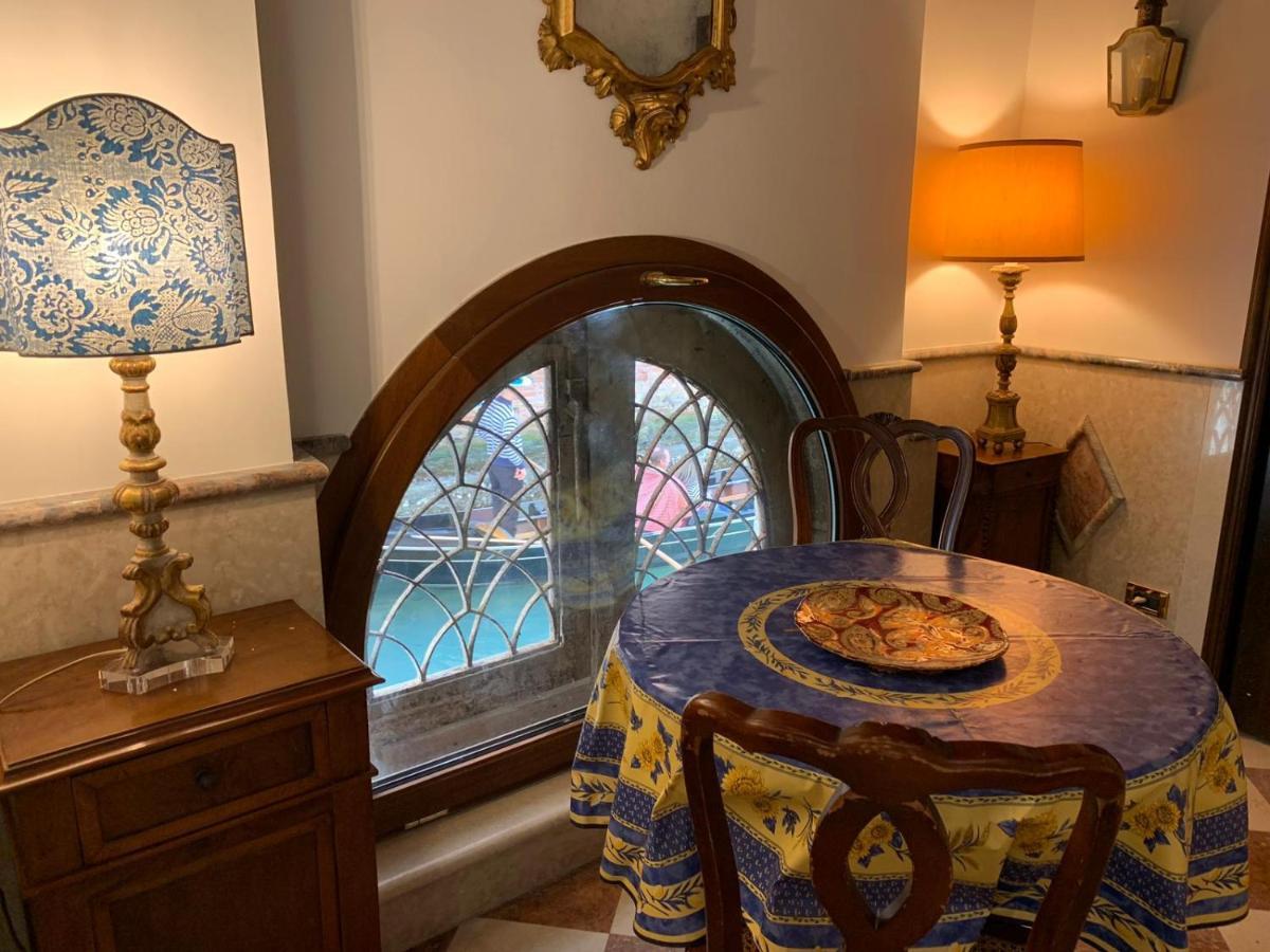 Luxury Apartment In San Marco With Canal View Venedig Exteriör bild